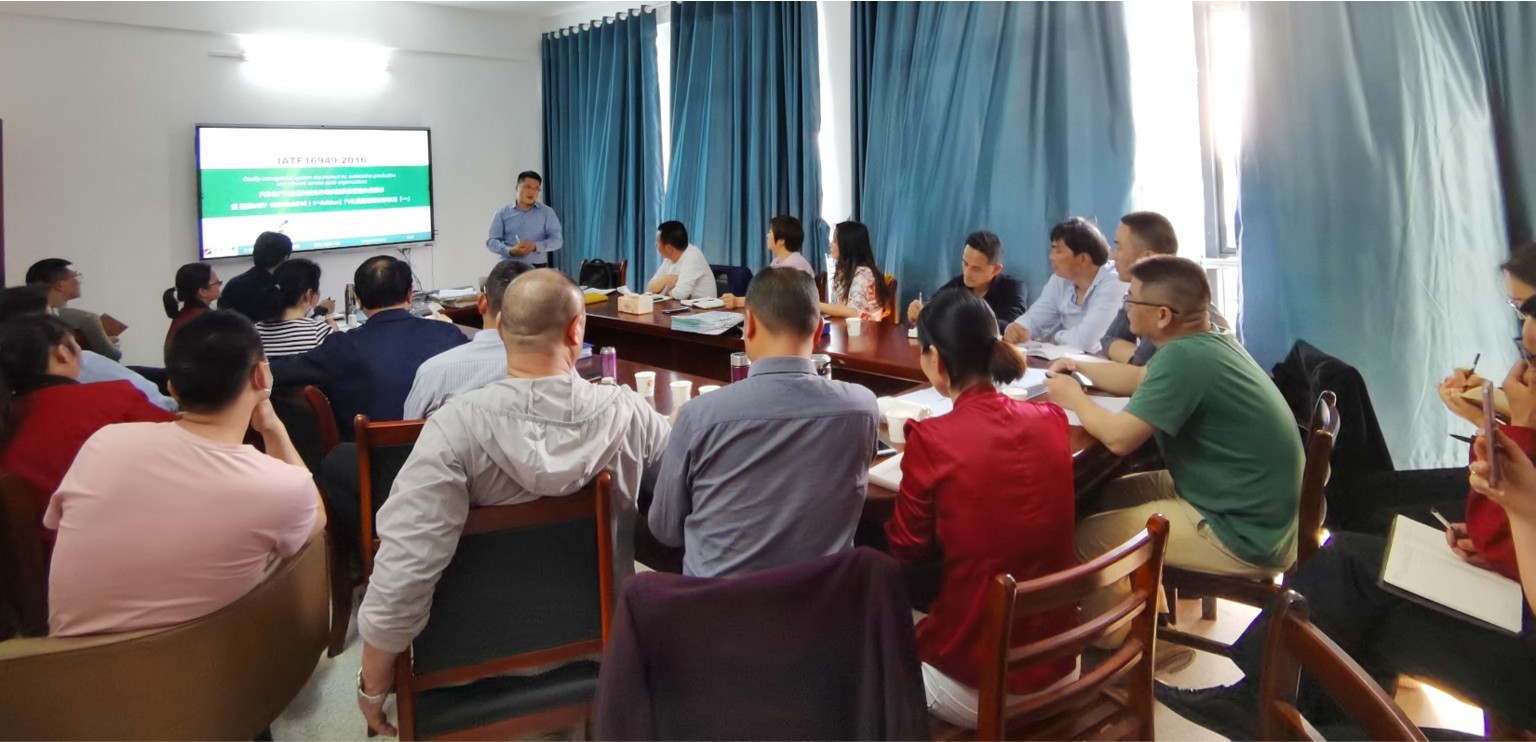 携手跨越巅峰，铸就湖北中天云母传奇